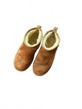 UGG Classic Mini Shearling Lined Boots - Chestnut, Size 8